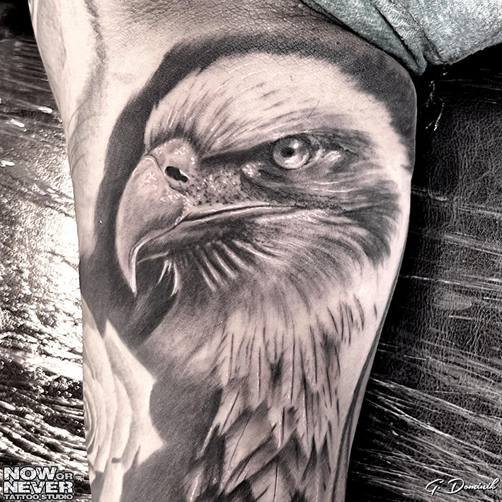 realistic eagle head tattoo done at www.noworneverbarcelona.com